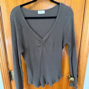 Ribbed V-Neck Long Sleeve Top in Brown